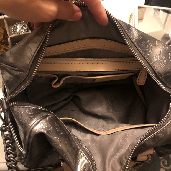 Michel kors hand bag silver and beige - Picture 3 of 5